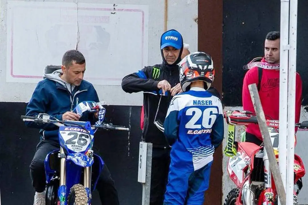 Nasser Fadel recibiendo instrucciones en Osuna - MX JUM