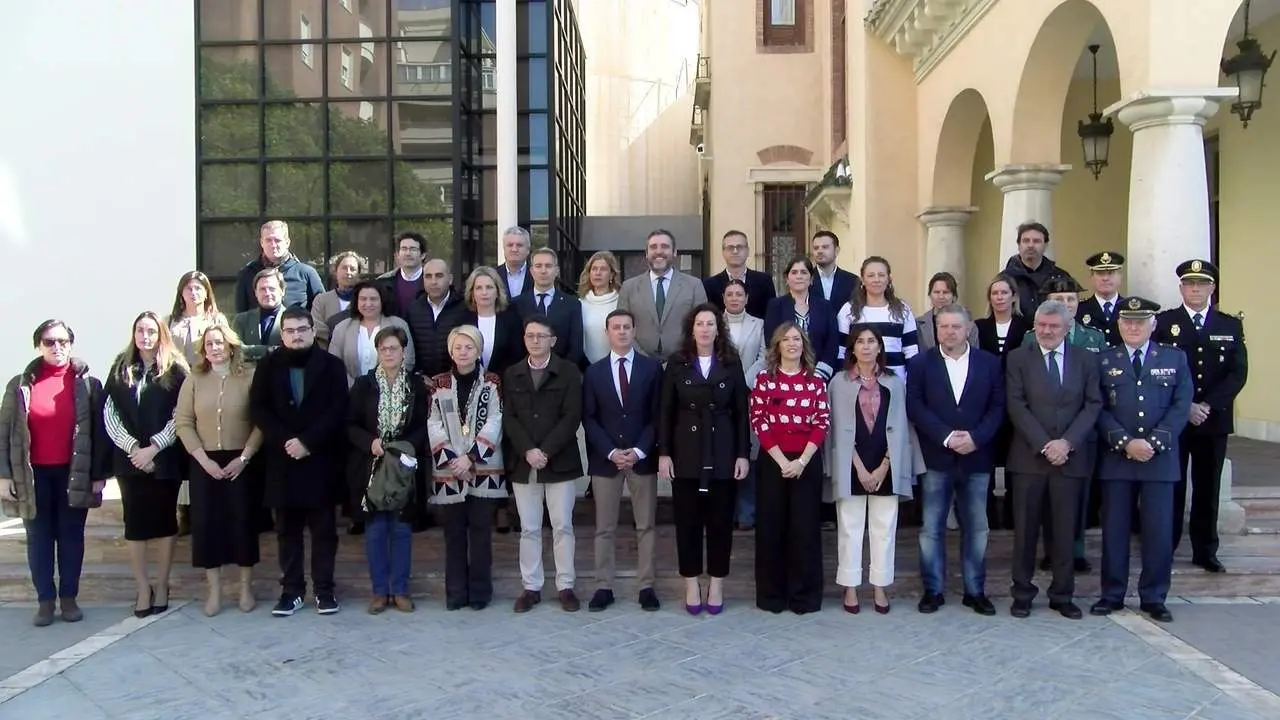 Almer&iacute;a se une al minuto de silencio en memoria de las v&iacute;ctimas del 11M