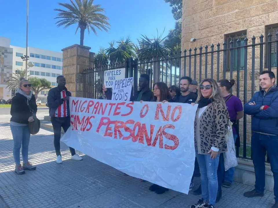 Protesta por el atasco del sistema de solicitud de asilo por migrante. - Blanca Vega