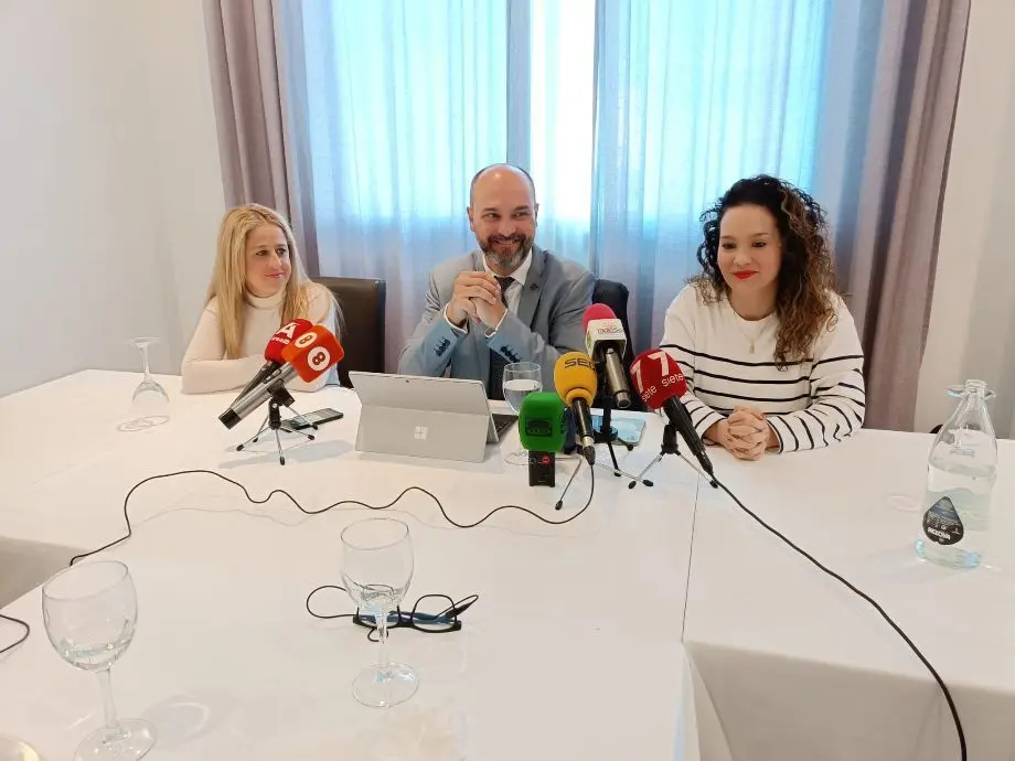 Alconchel: &ldquo;PSOE toc&oacute; a la puerta, pero nuestra prioridad es mantener el acuerdo con PP"