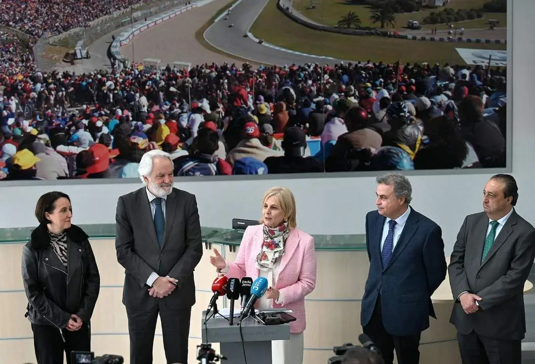 Garc&iacute;a-Pelayo, presentando las actividades del Gran Premio.  - Andaluc&iacute;a Informaci&oacute;n