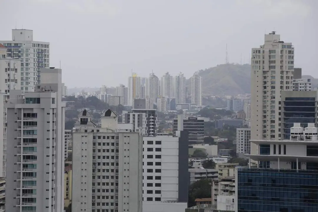 La ciudad de Panam&aacute;, afectada por los gases. - EFE