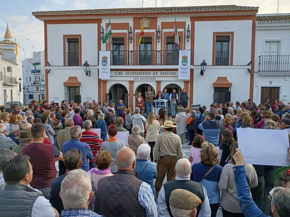Concentraci&oacute;n en Hinojos por Do&ntilde;ana - Ayto Hinojos