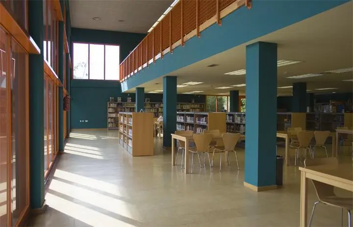 Biblioteca P&uacute;blica de Arroyo de la Miel. - Junta de Andaluc&iacute;a