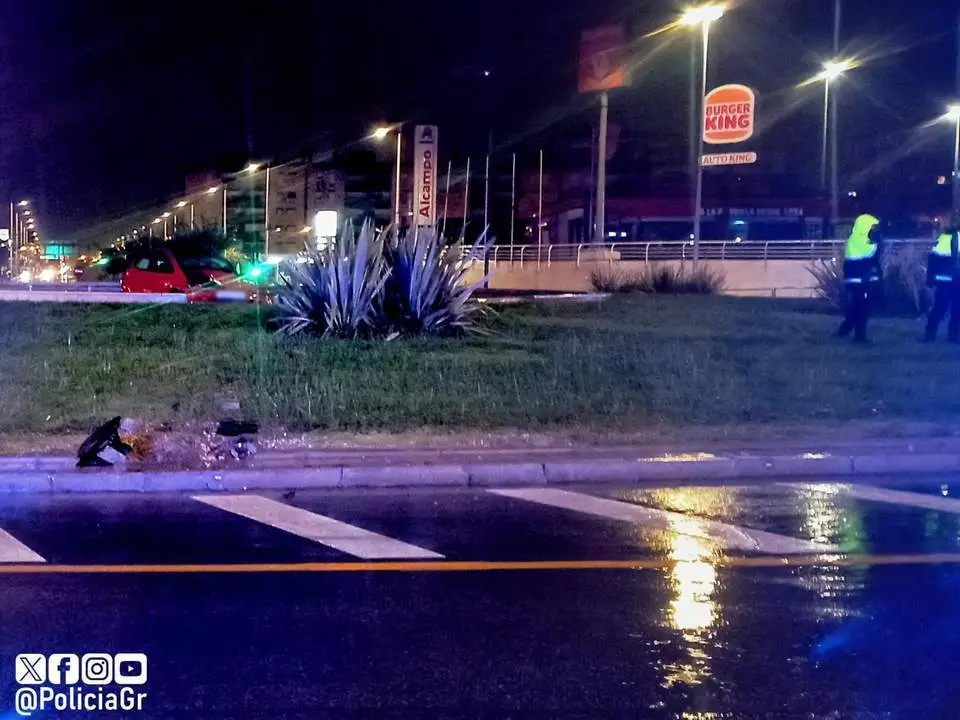 Accidente en Granada. - X @PoliciaGr