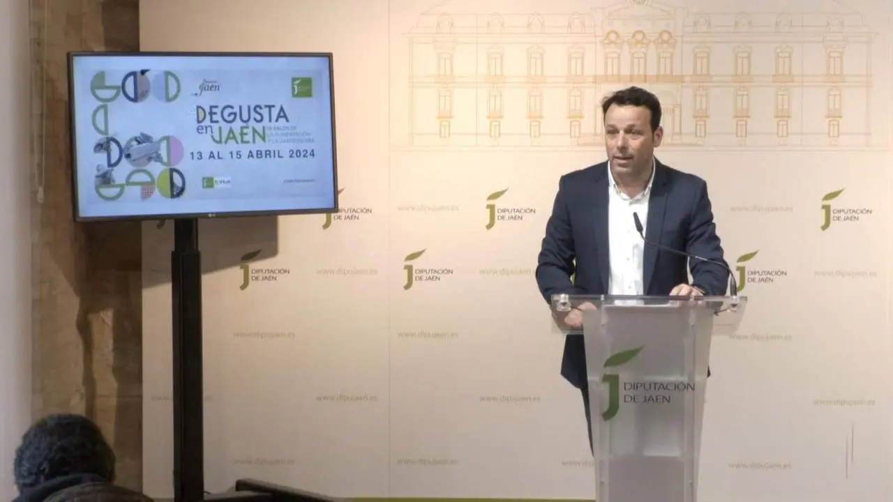Javier Perales durante la presentaci&oacute;n.  - VIVA Ja&eacute;n