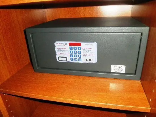 Caja fuerte de hotel. - vm