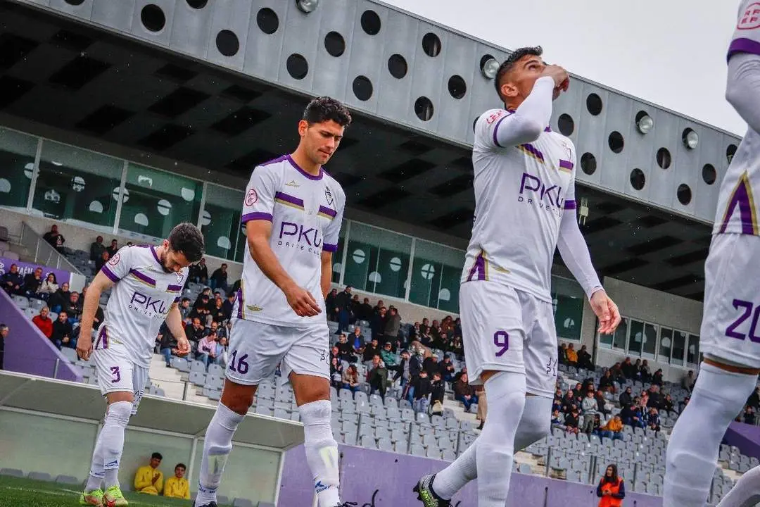 El Real Ja&eacute;n a&uacute;n piensa en el ascenso directo tras el 7-0 al Melilla - REAL JA&Eacute;N