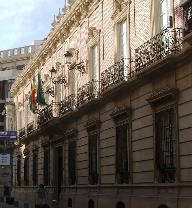 Fachada de la Diputaci&oacute;n de Almer&iacute;a. - Wikimedia Commons