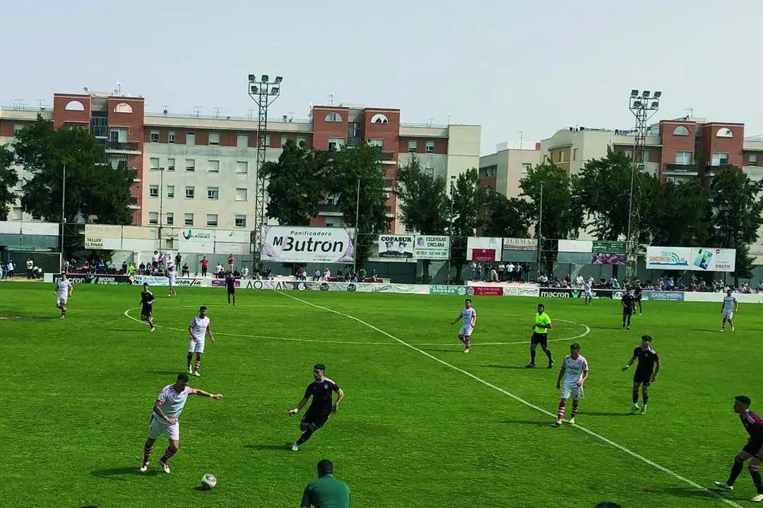 El Chiclana CF, en su partido ante el Atl&eacute;tico Onubense. - Pepe Ortega