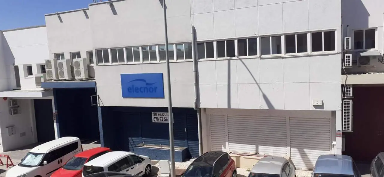 Nave en alquiler en un pol&iacute;gono de la capital. - Arroyo