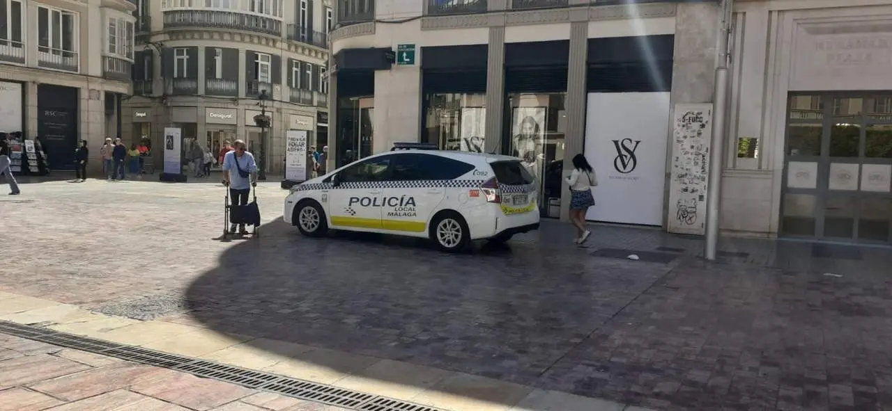 Coche de Polic&iacute;a Local. - Arroyo