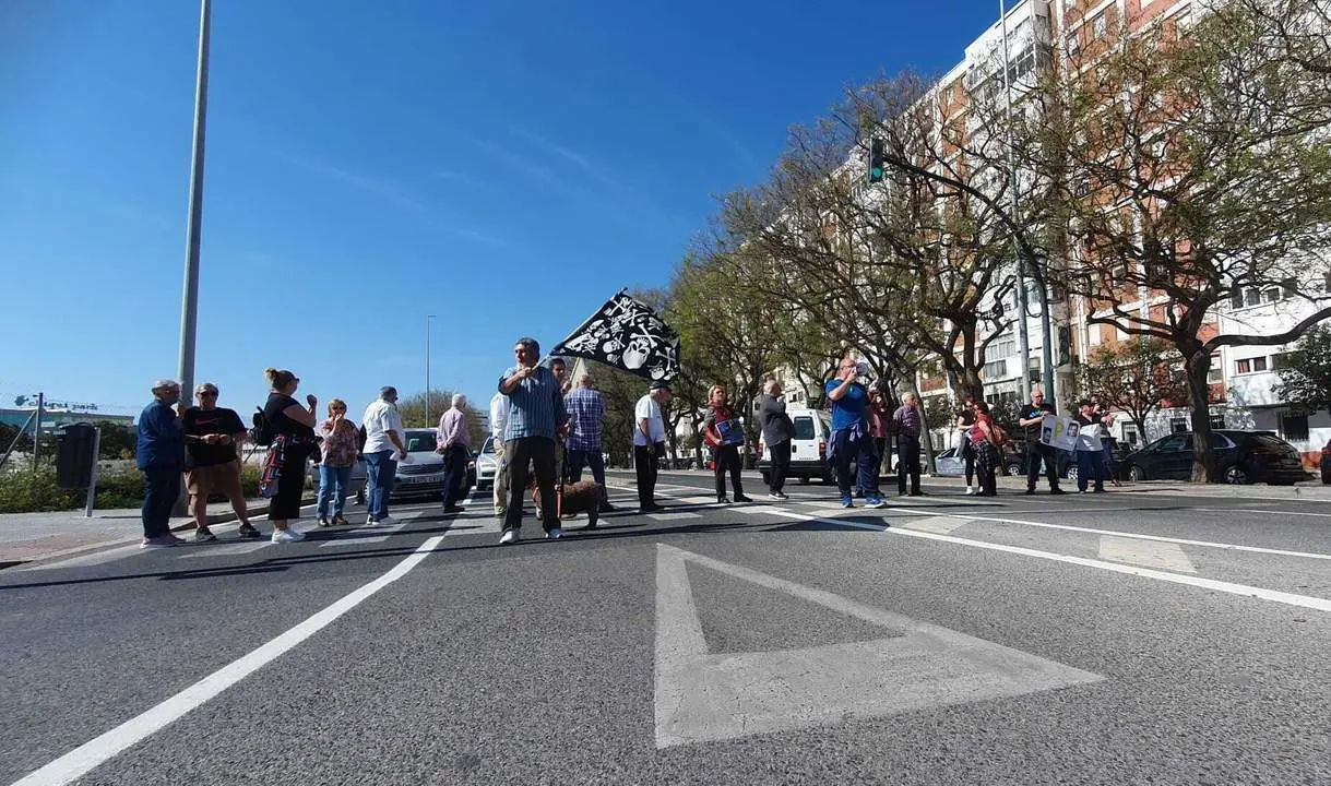 &ldquo;Estamos rodeados de solares vac&iacute;os, queremos zonas de aparcamiento y gratis&rdquo;