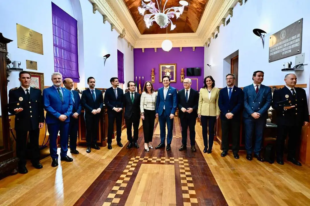 La Junta mantiene los plazos del tranv&iacute;a y conf&iacute;a verlo circular en pruebas en 2024