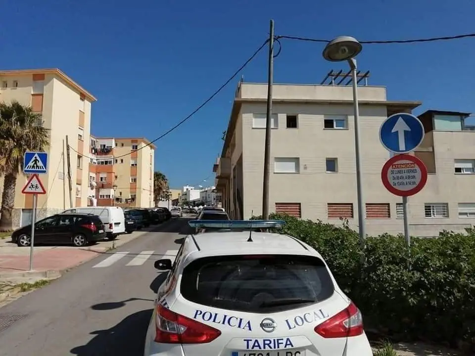 Polic&iacute;a Local de Tarifa. - AI