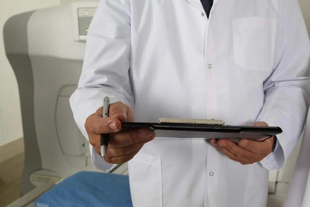M&eacute;dico en una imagen de archivo. - valelopardo en Pixabay