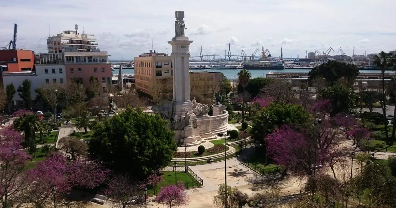 Plaza de Espa&ntilde;a de C&aacute;diz. - VIVA