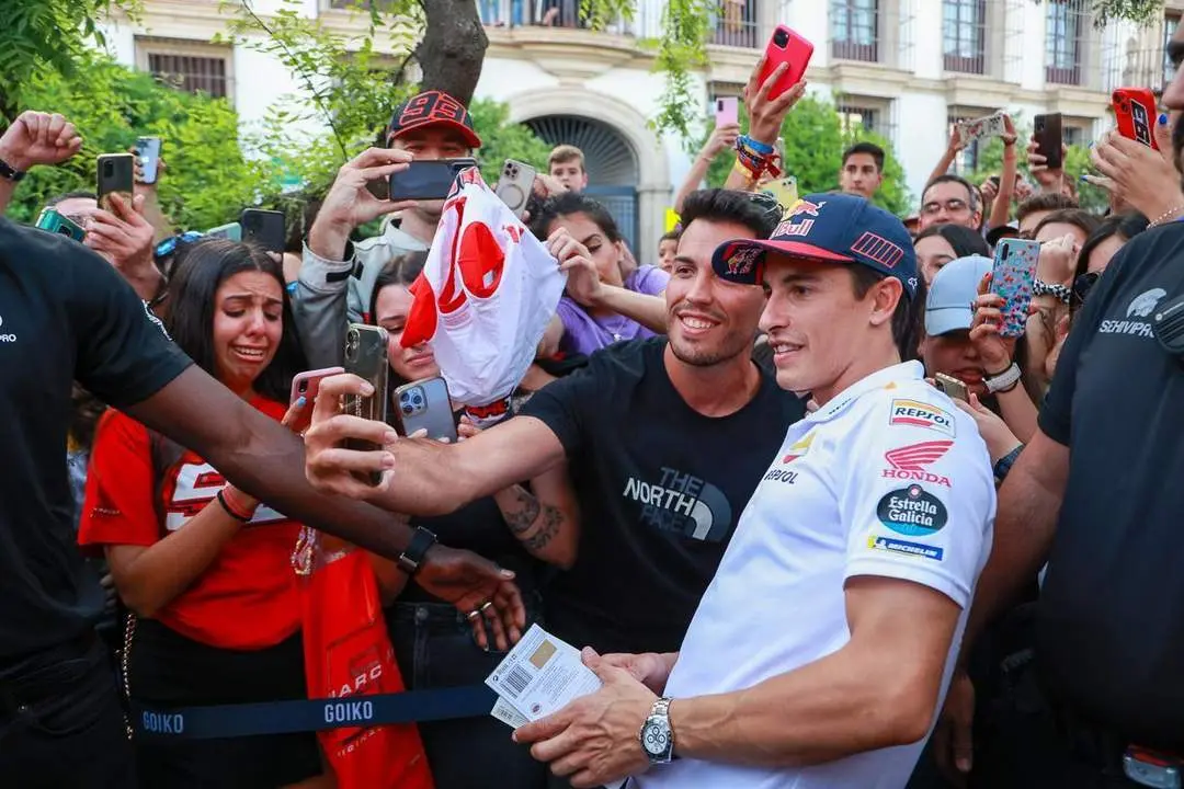 Marc M&aacute;rquez el pasado a&ntilde;o con los aficionados.  - Cristo Garc&iacute;a
