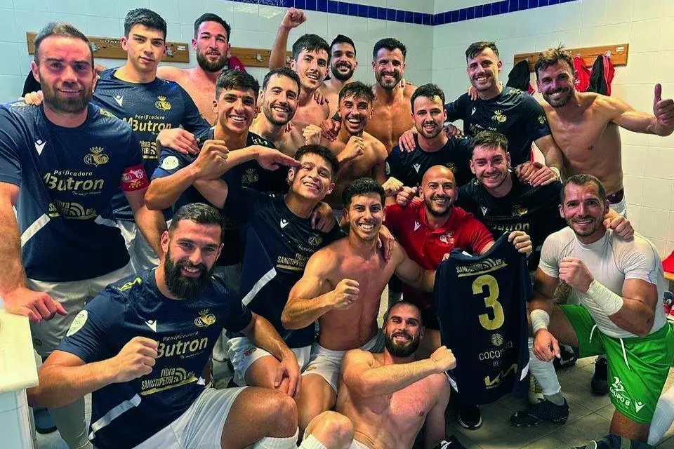 El Chiclana CF, celebrando una victoria. - Chiclana CF