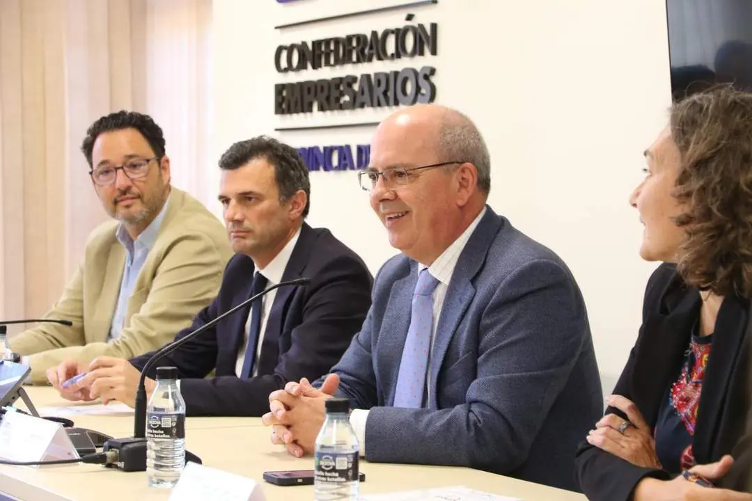 Javier S&aacute;nchez Rojas y Bruno Garc&iacute;a, en la sede de la CEC. - VIVA