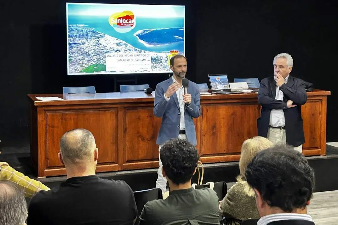 V&iacute;ctor Mora y Antonio Ramos en la Casa de la Juventud - 