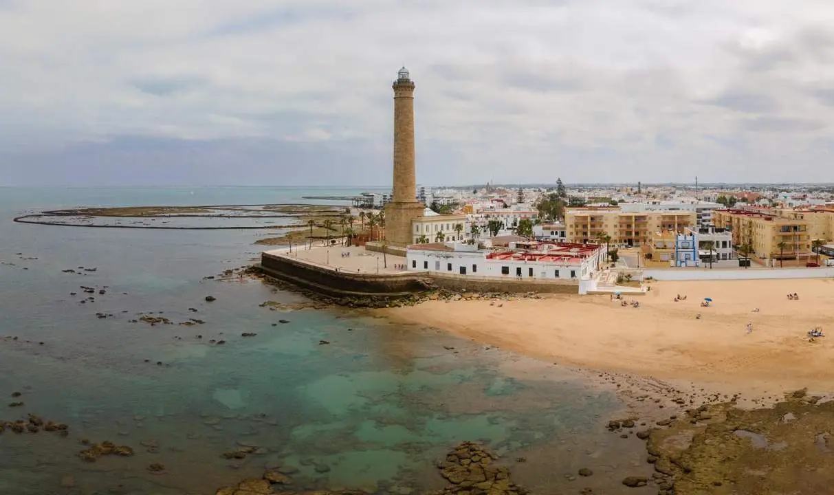 Faro de Chipiona - Adobe Stock