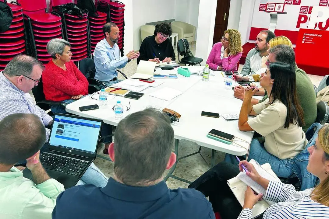 Un momento de la reuni&oacute;n celebrada en la sede del PSOE - AI
