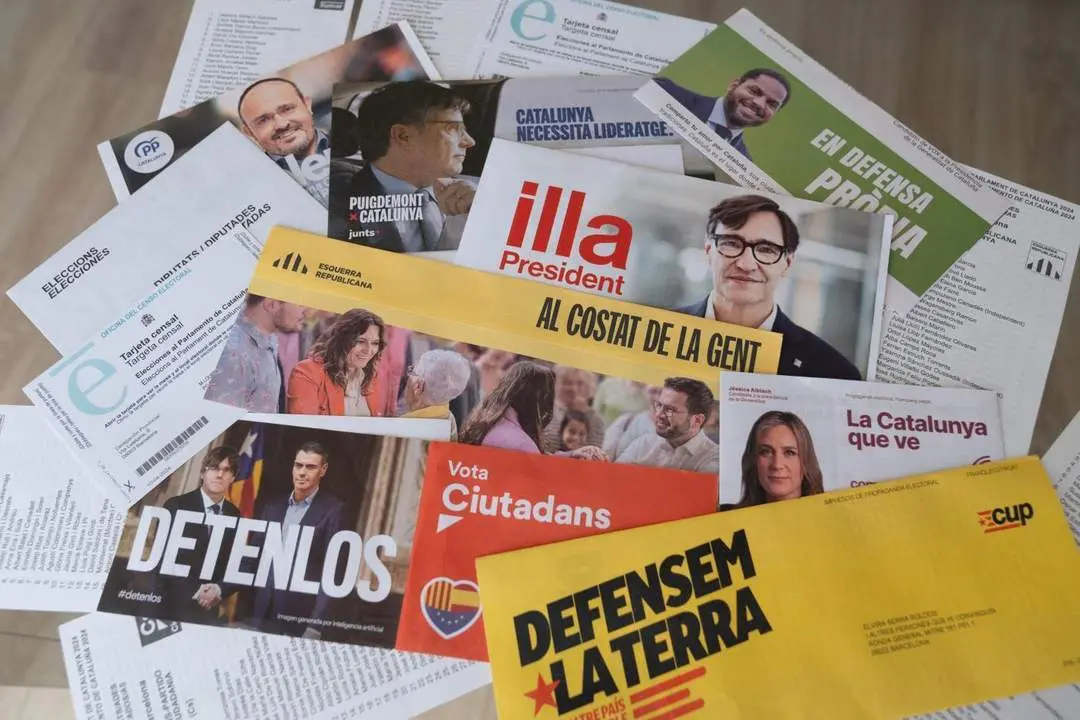 Papeletas de voto para las elecciones catalanas del 12M. - David Zorrakino / Europa Press