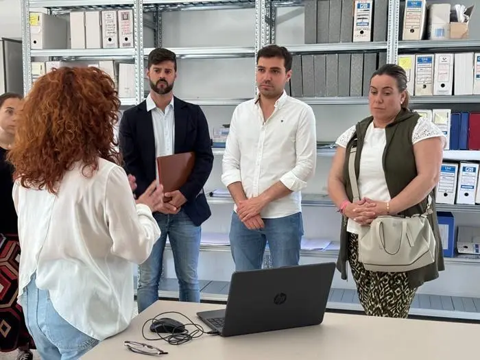 La archivera explica las mejoras en el archivo de Lucena - Mancomunidad Condado
