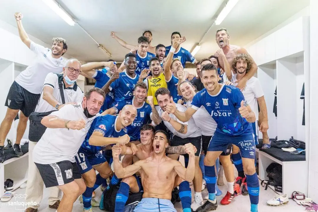 Celebraci&oacute;n de la victoria obtenida el 17 de septiembre del 2021 - ASCF