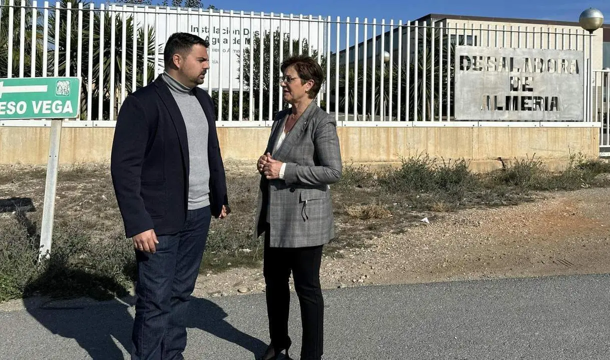 Adriana Valverde, a la derecha. - 