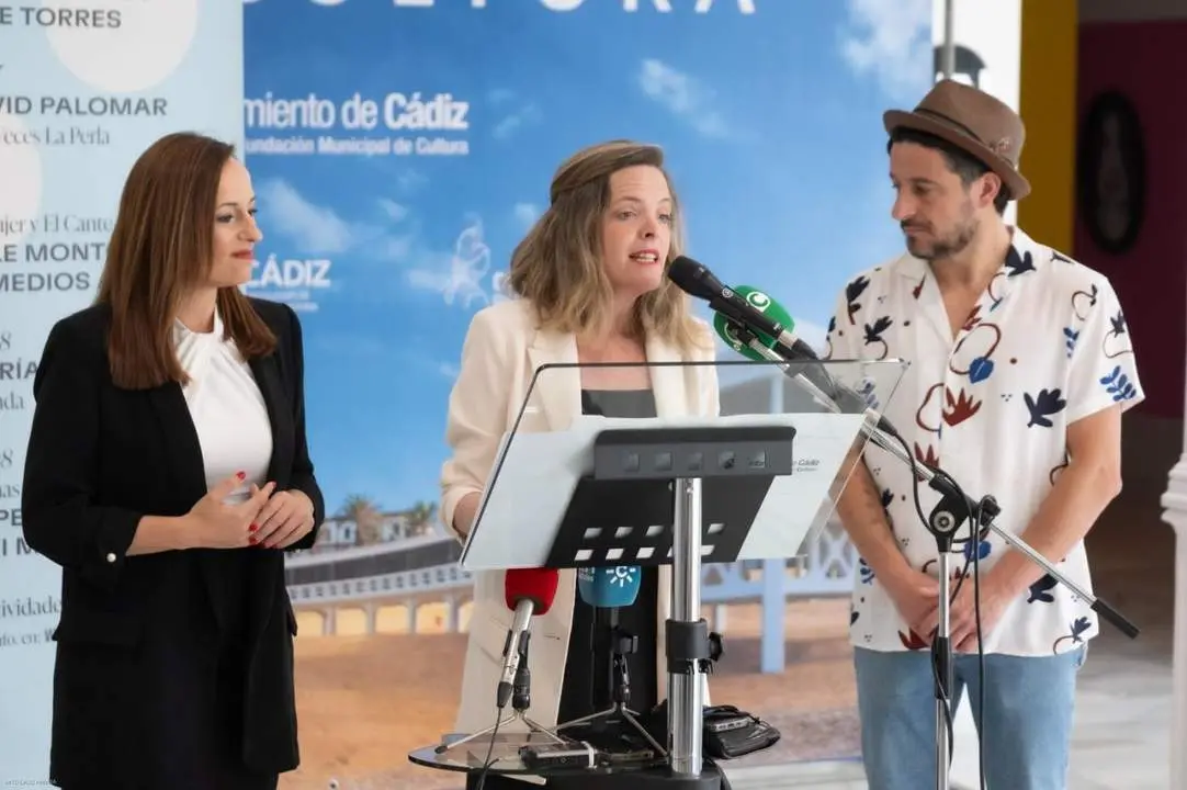 David Palomar, con Maite Gonz&aacute;lez y Virginia Mart&iacute;n.  - VIVA