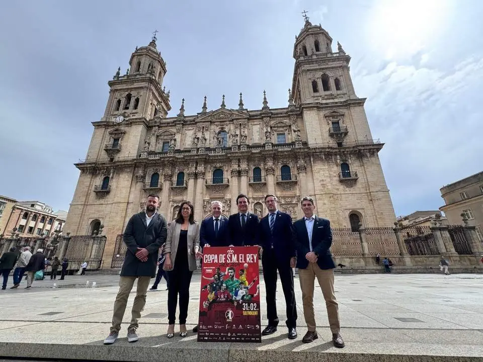 El mejor balonmano espa&ntilde;ol se cita en Ja&eacute;n  - VIVA JA&Eacute;N