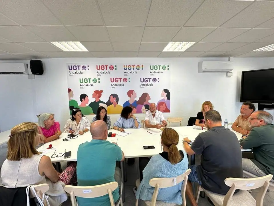 La portavoz del PSOE en Sanidad, &Aacute;ngeles Prieto, con UGT en C&aacute;diz. - VIVA