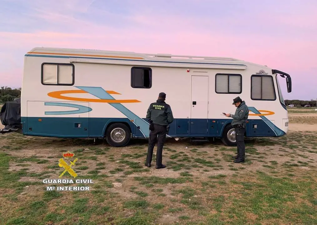 Desmantelado un campamento ilegal en Tarifa. - AI