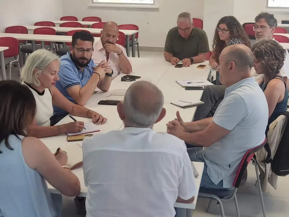 Jorge Rodr&iacute;guez y Kika Gonz&aacute;lez, con CCOO y UGT. - VIVA