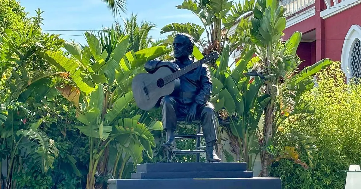 Estatua de Manolo Sanl&uacute;car en el museo reci&eacute;n inaugurado - Sanl&uacute;car Informaci&oacute;n