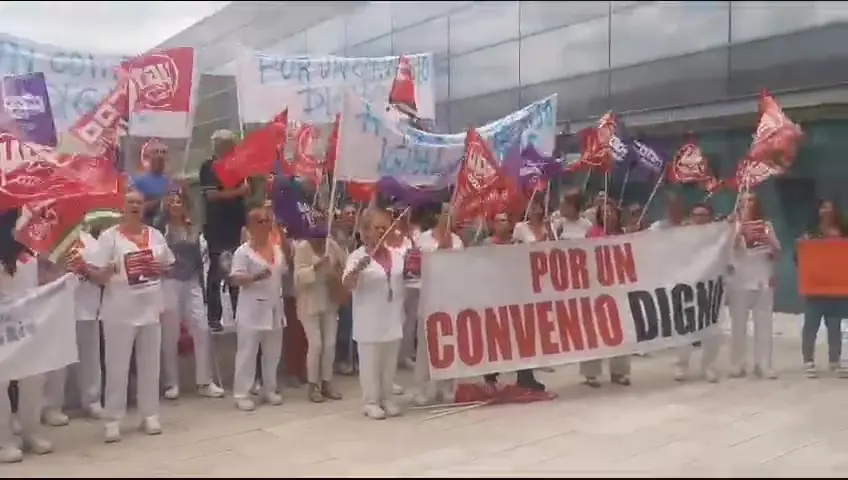 El personal de Limpieza del SAS reclama en La L&iacute;nea la equiparaci&oacute;n salarial con C&aacute;diz