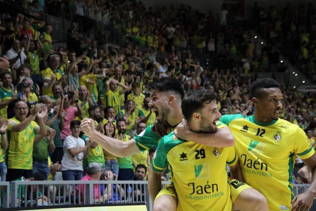 C&eacute;sar Velasco ya no defender&aacute; los colores del Ja&eacute;n Para&iacute;so Interior. - JA&Eacute;N PARA&Iacute;SO INTERIOR