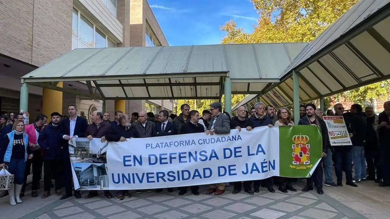 Una de las manifestaciones de la plataforma.  - Archivo 