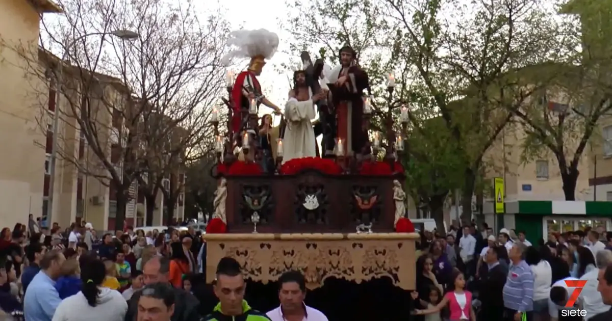 Mois&eacute;s &Aacute;lvarez: "La escena m&aacute;s importante del misterio es la de la Virgen con San Juan"