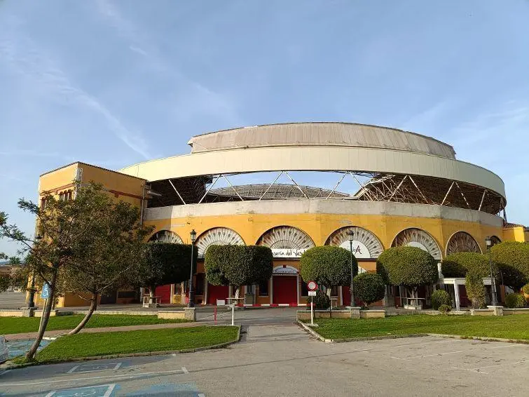 Plaza de toros La Montera de Los Barrios. - AI