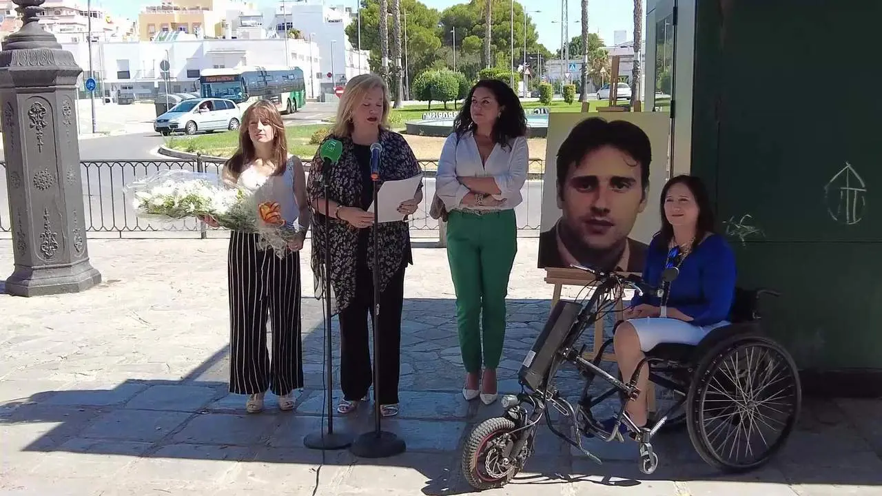 El PP isle&ntilde;o homenajea a Miguel &Aacute;ngel Blanco en el 27 aniversario de su asesinato