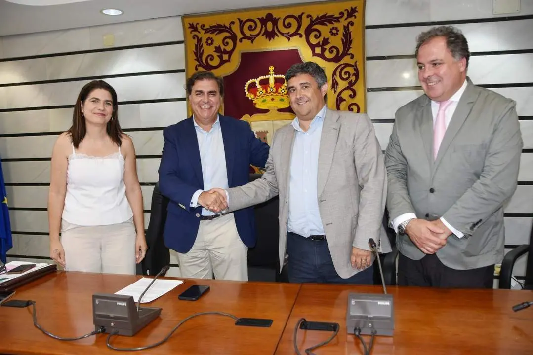 Firma entre Punta Umbr&iacute;a y la Junta - A.P.U.