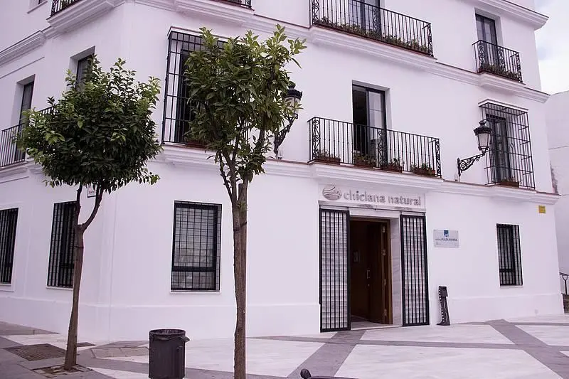 Fachada de la sede de Chiclana Natural - VIVA