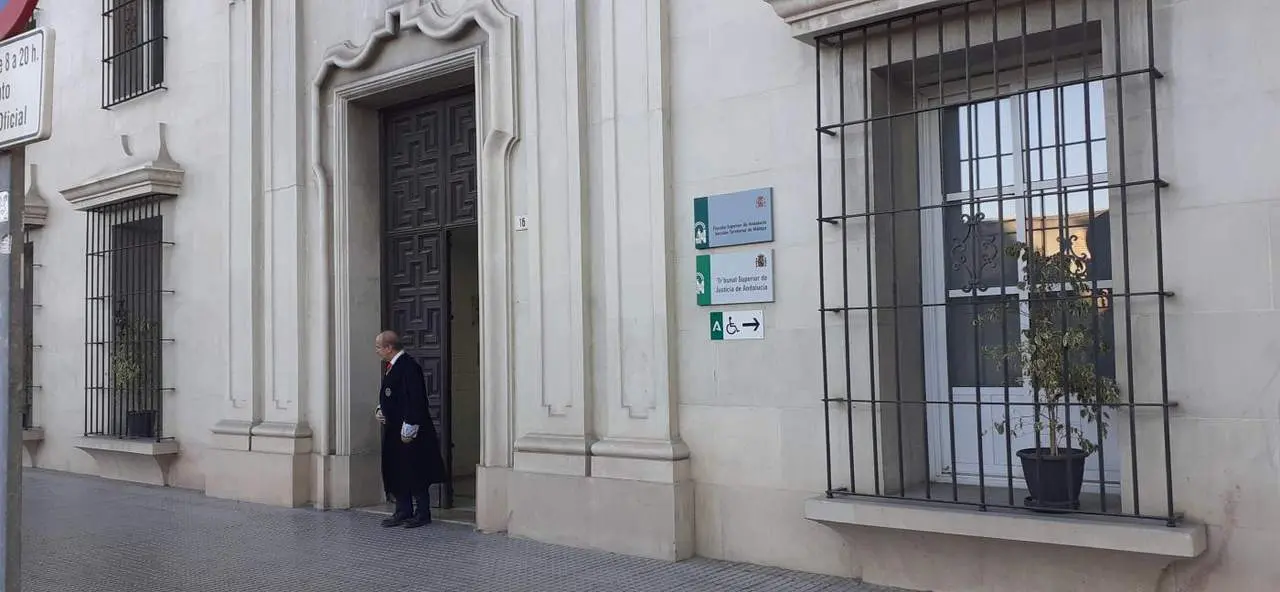 Sede del TSJA en M&aacute;laga. - Arroyo