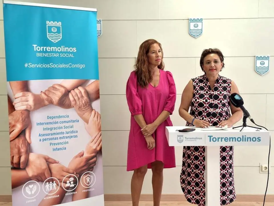Del Cid (d), en rueda de prensa. - Ayto. Torremolinos