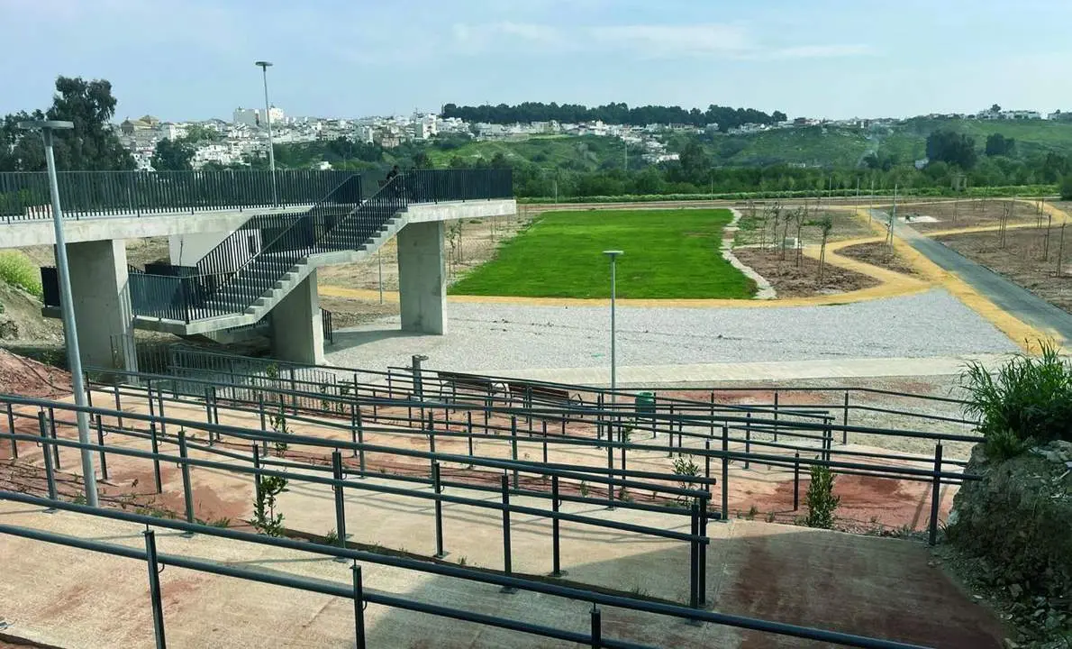 Parque de los Llanos del Cristo, donde se construir&aacute; el nuevo campo. - 