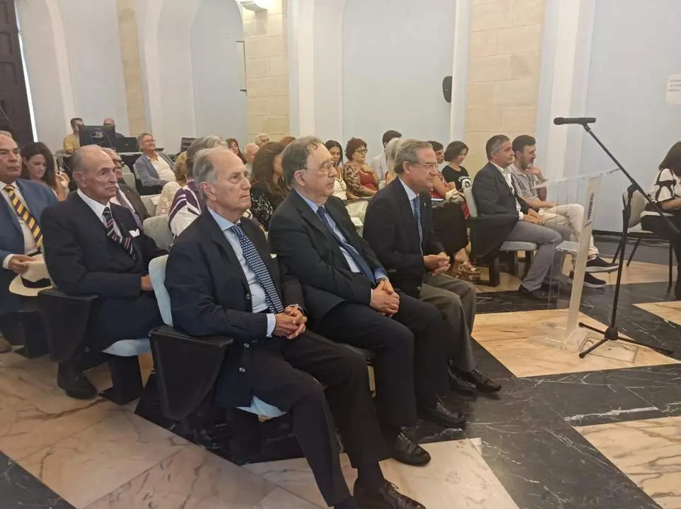 Miembros de la Academia, en el Pleno municipal.  - Andaluc&iacute;a Informaci&oacute;n
