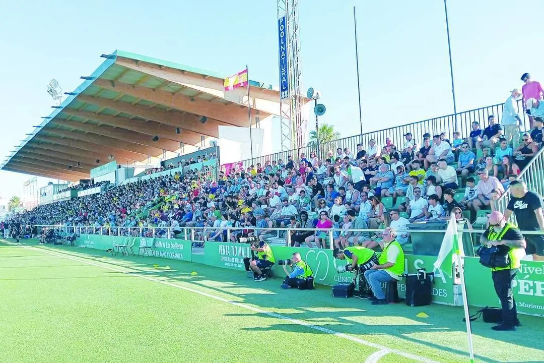 Los socios del Atl&eacute;tico Sanluque&ntilde;o, protagonistas en los pasos a dar - Ra&uacute;l J. Bustillos